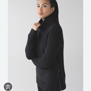 Iululemon karma kursmasana wool turtleneck sweater size 4